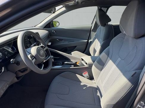 New 2026 Hyundai Elantra SE FWD image 4