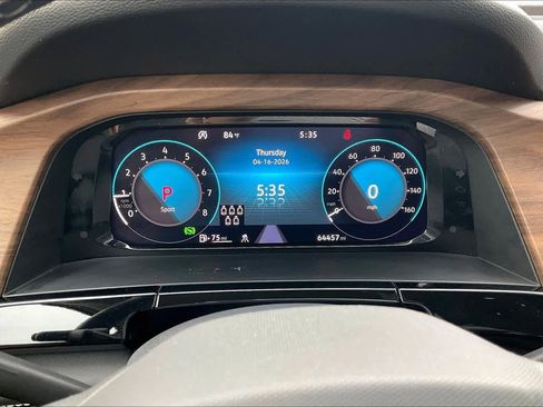 Used 2024 Volkswagen Atlas SE image 25