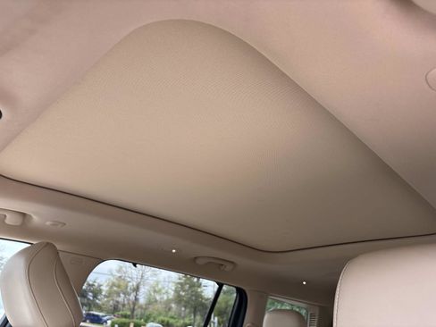 Used 2021 Jeep Grand Cherokee L Limited w/ Luxury Tech Group II image 17