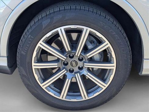 Used 2023 Audi Q7 Premium Plus w/ Premium Plus Package image 10