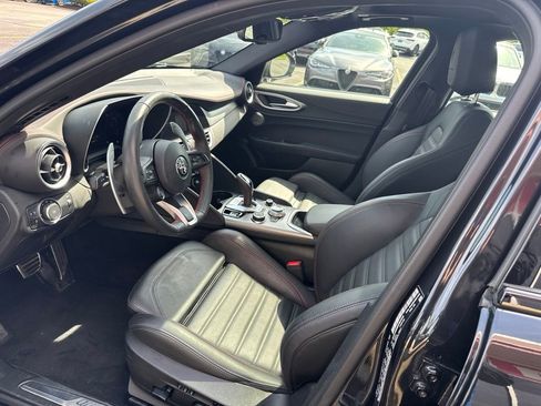 Used 2024 Alfa Romeo Giulia AWD image 26