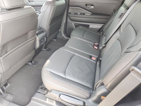 New 2025 Nissan Pathfinder SL image 26