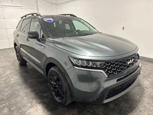 Used 2023 Kia Sorento S w/ Panoramic Sunroof Package AWD/4WD image 3