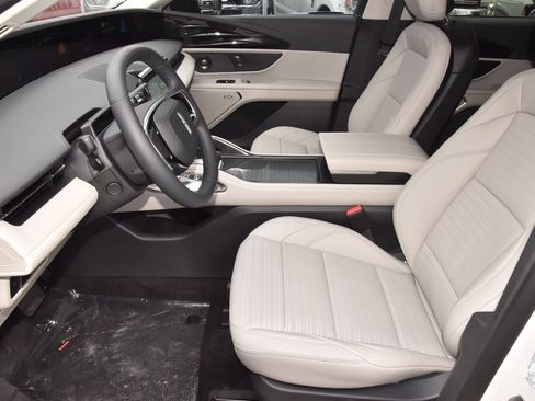 New 2026 Lincoln Nautilus Reserve image 13