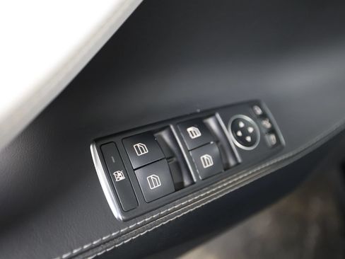 Used 2018 Tesla Model S 100D AWD/4WD image 23