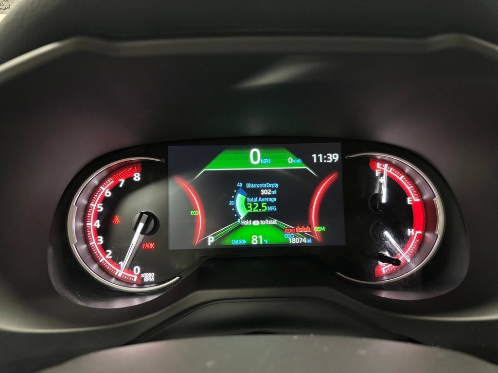 Used 2025 Toyota RAV4 XLE AWD/4WD image 23