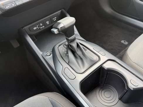 Used 2025 Kia K4 LXS image 41