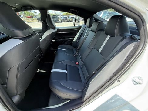 Used 2025 Toyota Camry SE image 31