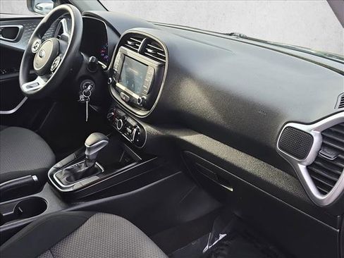 Used 2020 Kia Soul LX image 21