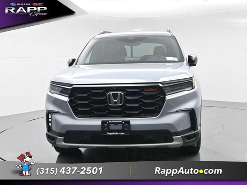 Used 2024 Honda Pilot TrailSport image 3