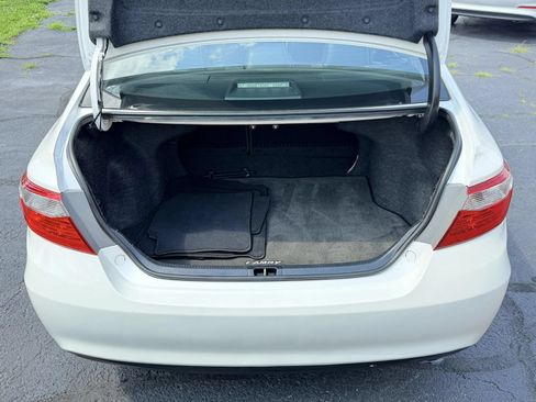 Used 2017 Toyota Camry XLE w/ Moonroof Package FWD image 6