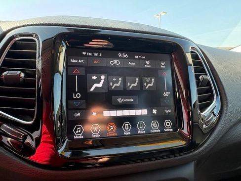 Used 2019 Jeep Compass Limited FWD image 16