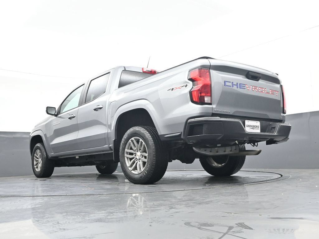 Used 2023 Chevrolet Colorado LT AWD/4WD image 39