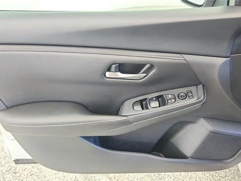 Used 2024 Nissan Sentra SV FWD image 32