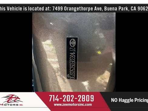 Used 2005 Toyota Matrix XR FWD image 59