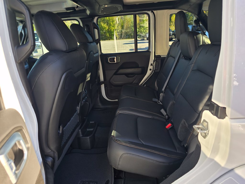New 2026 Jeep Wrangler Unlimited Sahara AWD/4WD image 11
