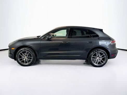 Certified 2025 Porsche Macan image 2