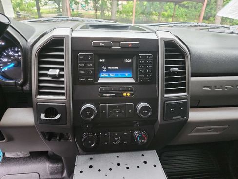 Used 2018 Ford F250 XL w/ Power Equipment Group RWD image 24