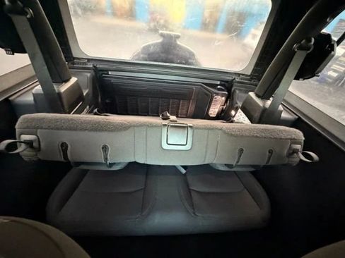 Used 2018 Jeep Wrangler Sport AWD/4WD image 19