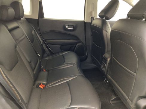 Used 2018 Jeep Compass Latitude w/ Popular Equipment Group AWD/4WD image 19