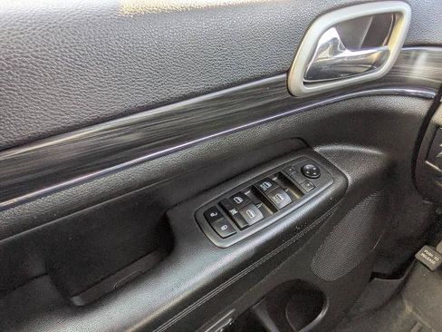 Used 2020 Jeep Grand Cherokee Limited RWD image 24