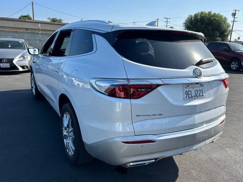 Used 2023 Buick Enclave Essence w/ Experience Buick Package FWD image 4