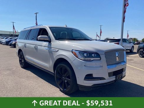 Used 2023 Lincoln Navigator L Reserve w/ Equipment Group 201A image 4