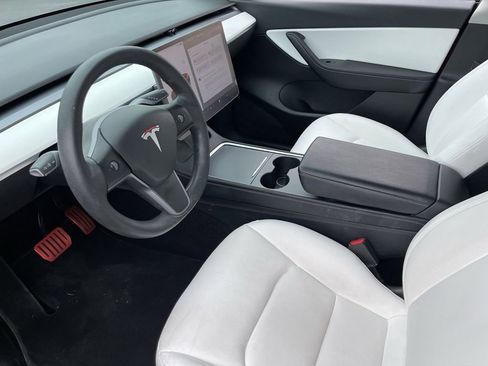 Used 2022 Tesla Model Y Long Range AWD/4WD image 18