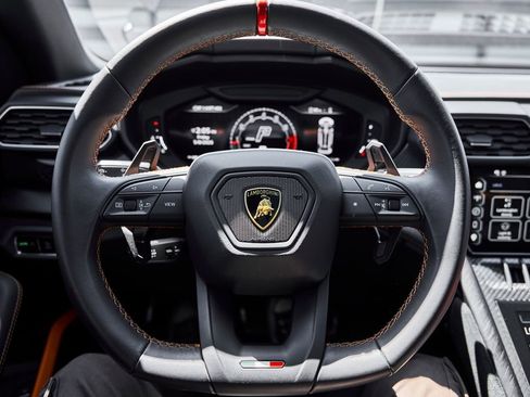 Used 2023 Lamborghini Urus Performante AWD/4WD image 66