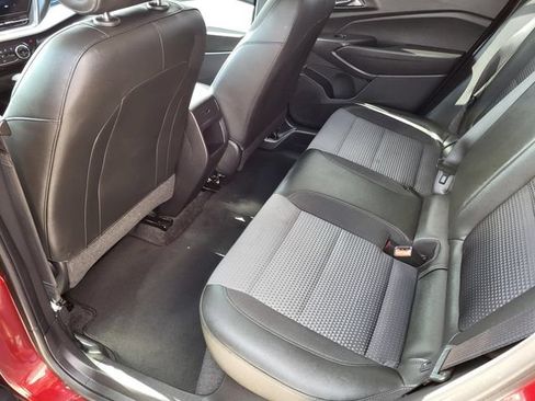 Used 2025 Chevrolet Trax LT FWD image 14