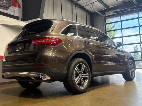 Used 2017 Mercedes-Benz GLC 300 4MATIC image 43