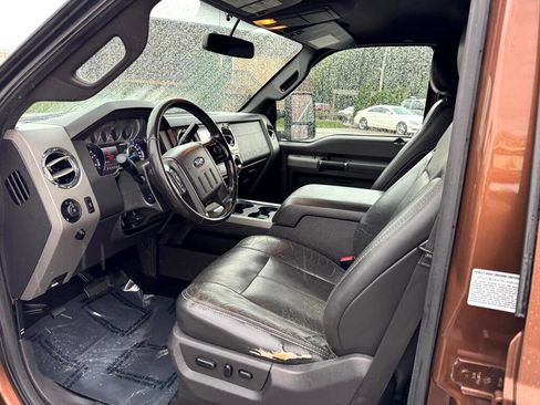 Used 2011 Ford F350 Lariat w/ Lariat Interior Pkg image 17