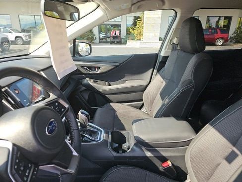 Used 2025 Subaru Outback Premium image 33