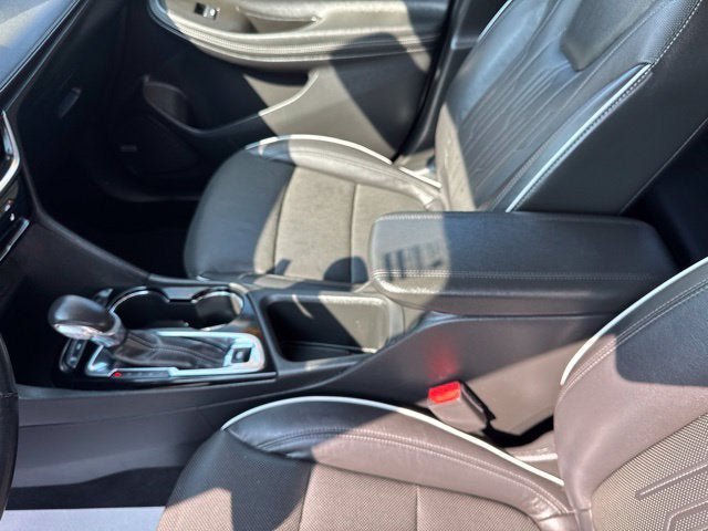 Used 2024 Buick Encore GX Avenir w/ Avenir Convenience Package AWD/4WD image 16