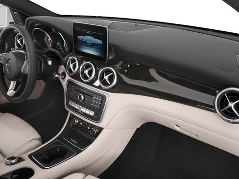 Used 2017 Mercedes-Benz CLA 250 4MATIC image 19