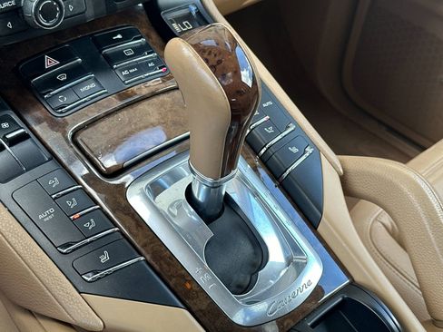Used 2012 Porsche Cayenne image 23