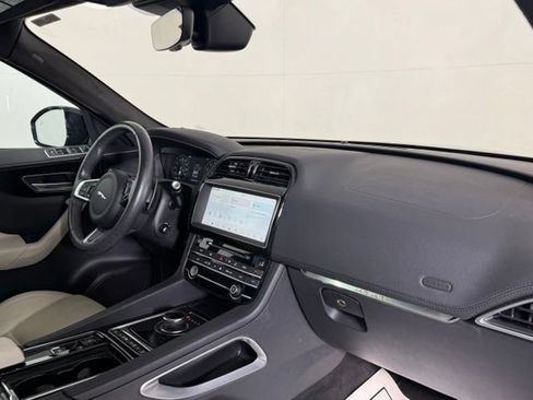 Used 2019 Jaguar F-PACE Prestige AWD/4WD image 22
