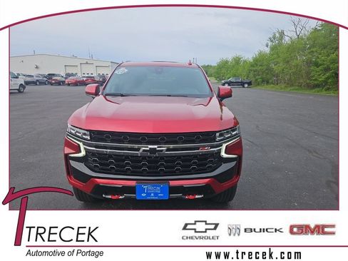 Used 2021 Chevrolet Tahoe Z71 w/ Luxury Package AWD/4WD image 1