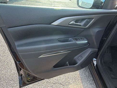 New 2027 Chevrolet Traverse LT w/ Midnight/Sport Edition FWD image 14