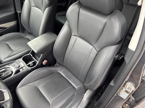 Used 2023 Subaru Forester Limited image 12