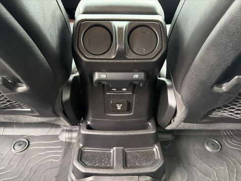Used 2020 Jeep Wrangler Unlimited Rubicon AWD/4WD image 28