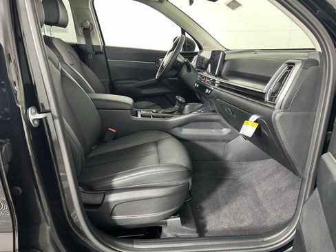 Used 2025 Kia Sorento S w/ Panoramic Sunroof Package image 43