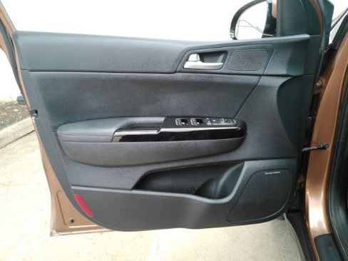 Used 2018 Kia Sportage EX w/ EX Technology Package FWD image 16