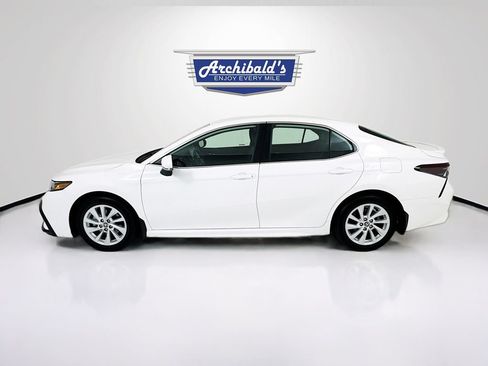 Used 2024 Toyota Camry SE FWD image 5