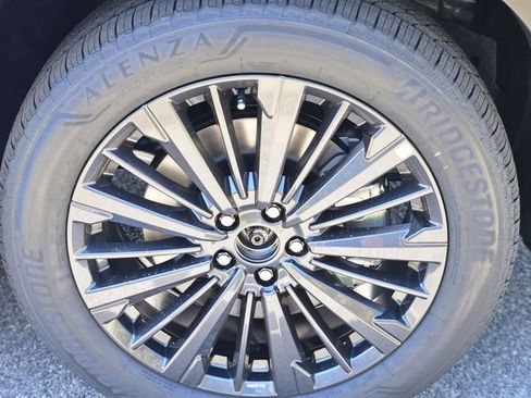 New 2026 Nissan Pathfinder SL w/ SL Premium Package (P04) FWD image 10