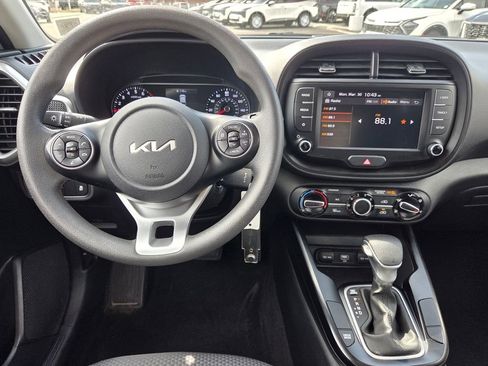 Used 2022 Kia Soul LX w/ Technology Package image 13