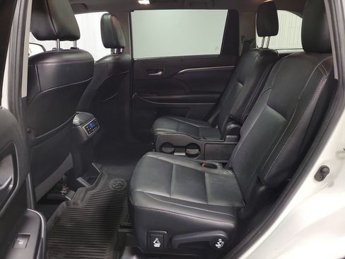 Used 2019 Toyota Highlander Limited Platinum AWD/4WD image 24