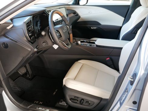 New 2026 Lexus RX 450h AWD image 4