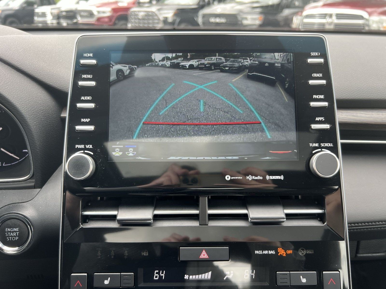 Used 2021 Toyota Avalon XLE w/ Moonroof Package FWD image 19