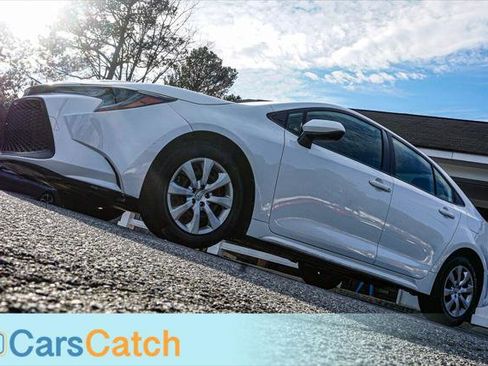 Used 2020 Toyota Corolla LE image 4